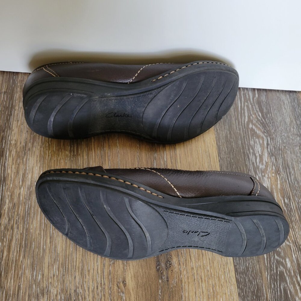 Clark's Brown Leather Flats with Gold Detail - Size 7 Wide - Picture 5 of 7